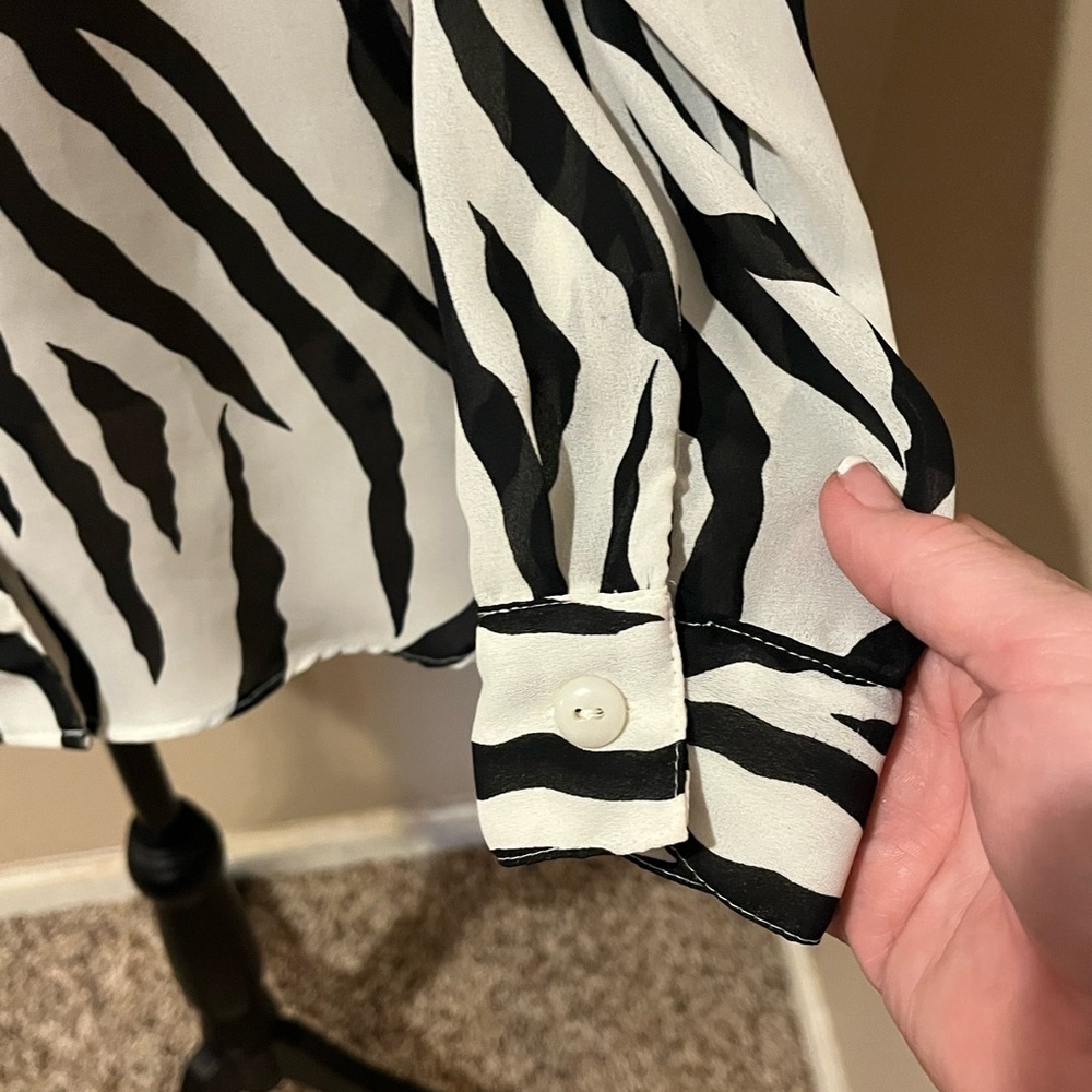 Diane Von Furstenberg Vintage zebra print semi sheer boxy oversized button down - Picture 2 of 7
